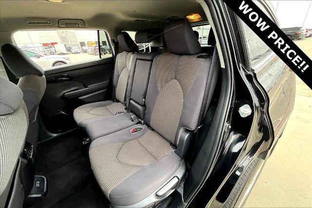 2023 Toyota Highlander Vehicle Photo in Grapevine, TX 76051