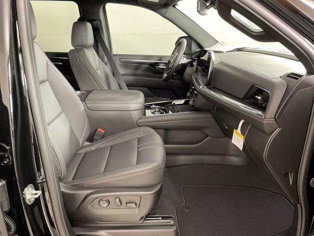 2025 Chevrolet Suburban Vehicle Photo in PHOENIX, AZ 85014-3381