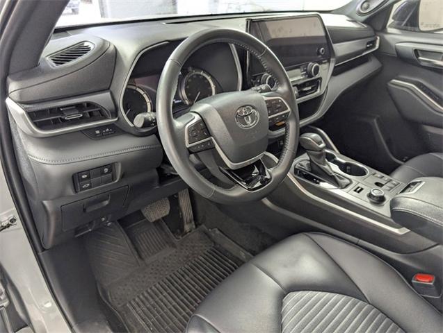 2023 Toyota Highlander Vehicle Photo in ENGLEWOOD, CO 80113-6708