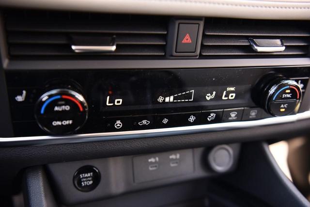 2025 Nissan Rogue Vehicle Photo in Ballwin, MO 63011