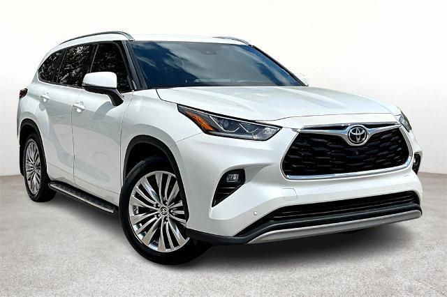 2022 Toyota Highlander Vehicle Photo in Tulsa, OK 74145