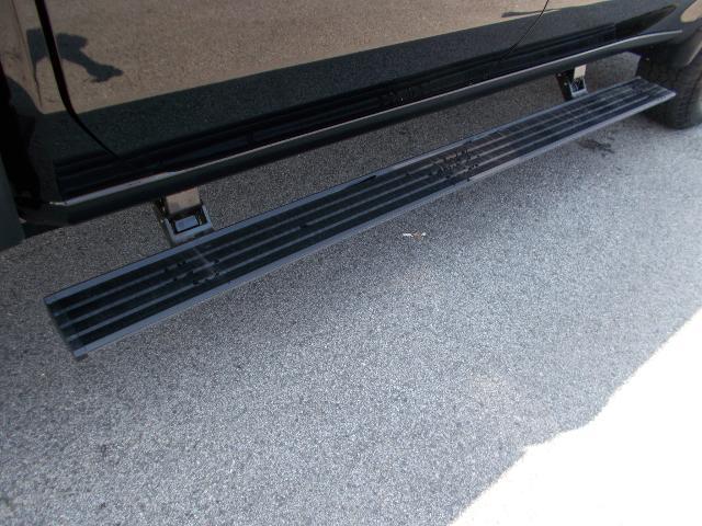 2025 GMC Sierra 2500 HD Vehicle Photo in LOWELL, MA 01852-4336