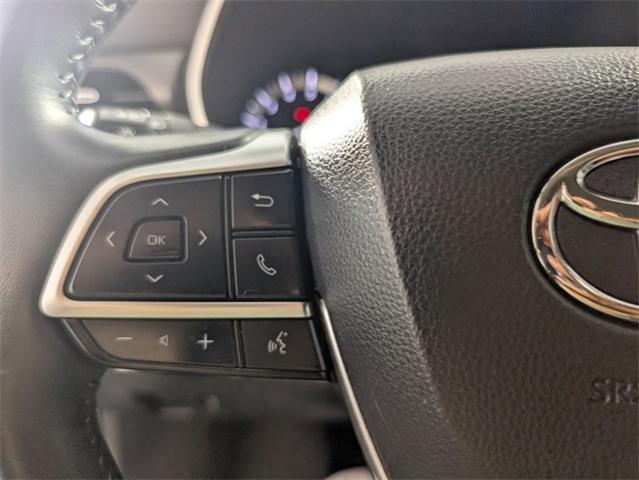 2022 Toyota Highlander Vehicle Photo in ENGLEWOOD, CO 80113-6708