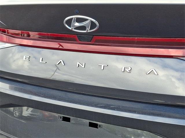 2023 Hyundai ELANTRA Vehicle Photo in New Bloomfield, PA 17068