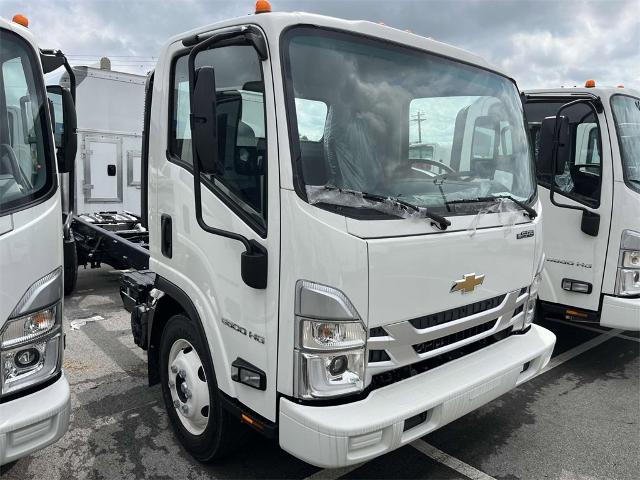 2024 Chevrolet Low Cab Forward 5500 HG Vehicle Photo in ALCOA, TN 37701-3235