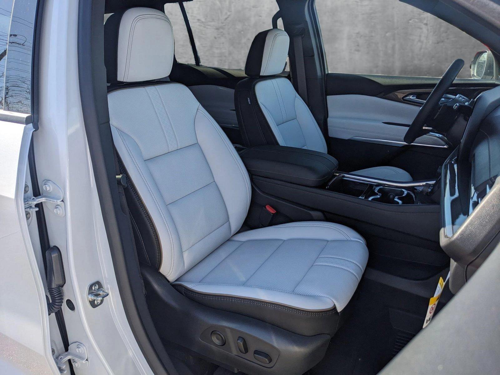 2025 Chevrolet Traverse Vehicle Photo in HOUSTON, TX 77034-5009