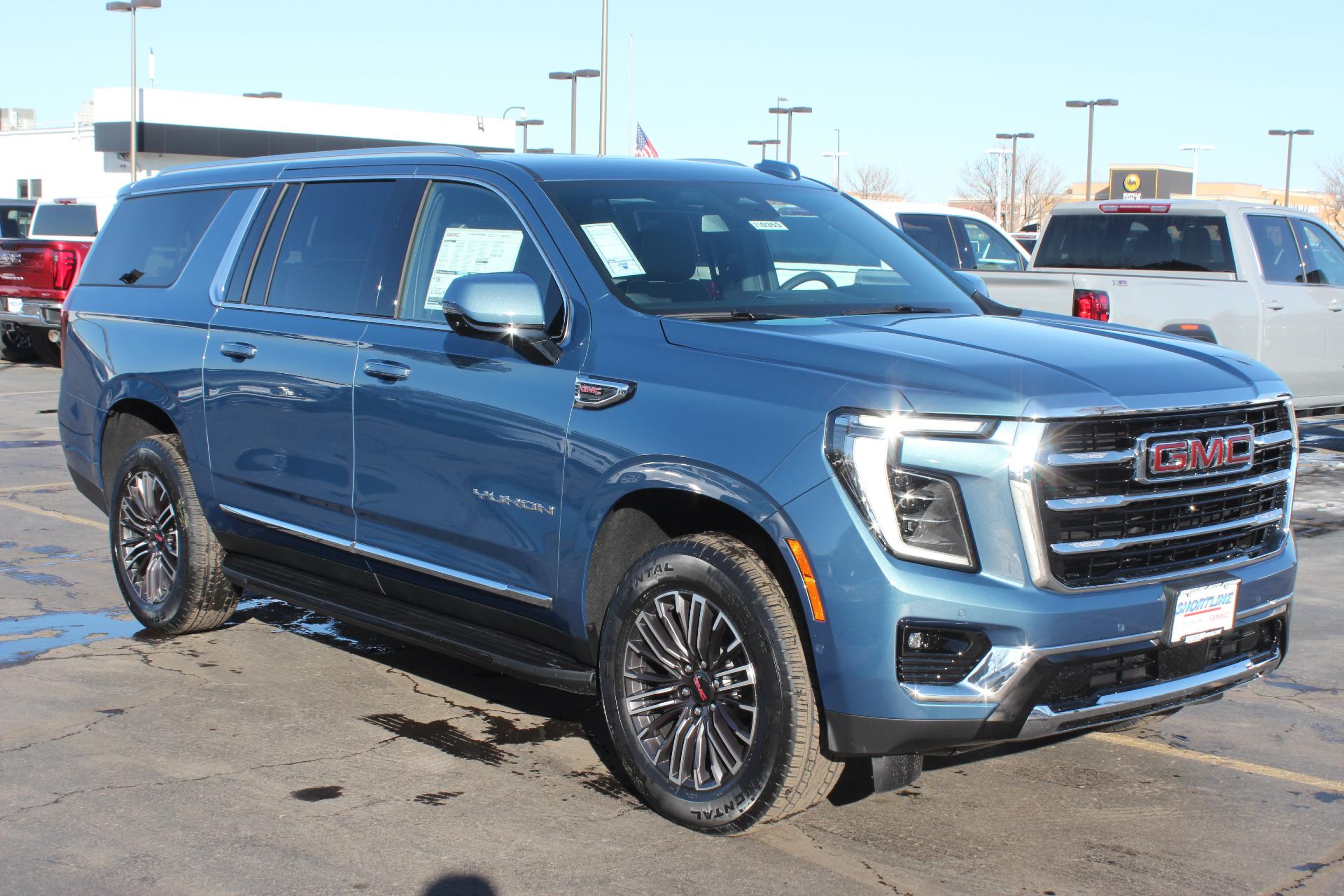2025 GMC Yukon XL Vehicle Photo in AURORA, CO 80012-4011