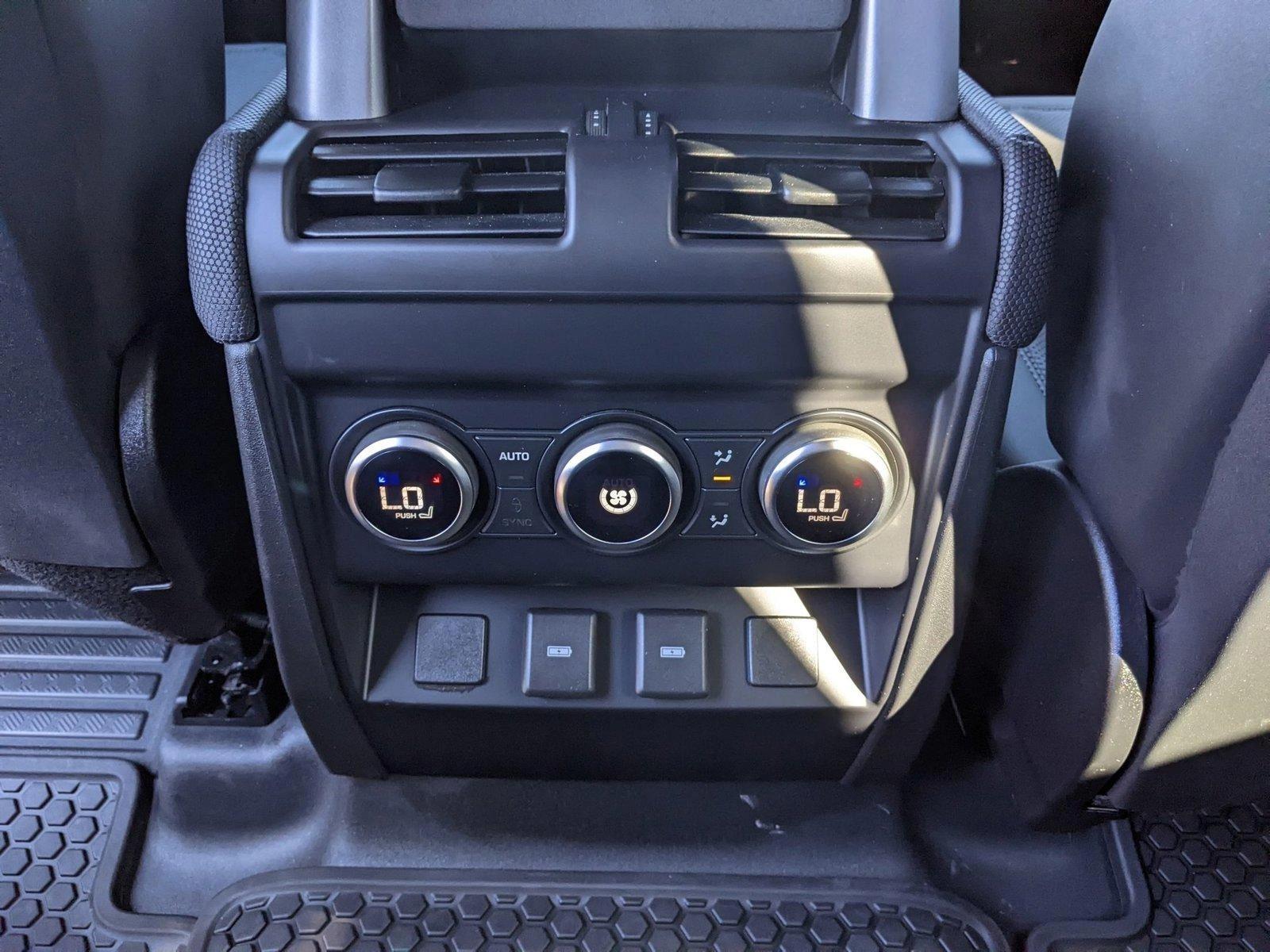 2023 Land Rover Defender Vehicle Photo in Austin, TX 78728