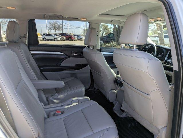 2019 Toyota Highlander Vehicle Photo in SELMA, TX 78154-1459