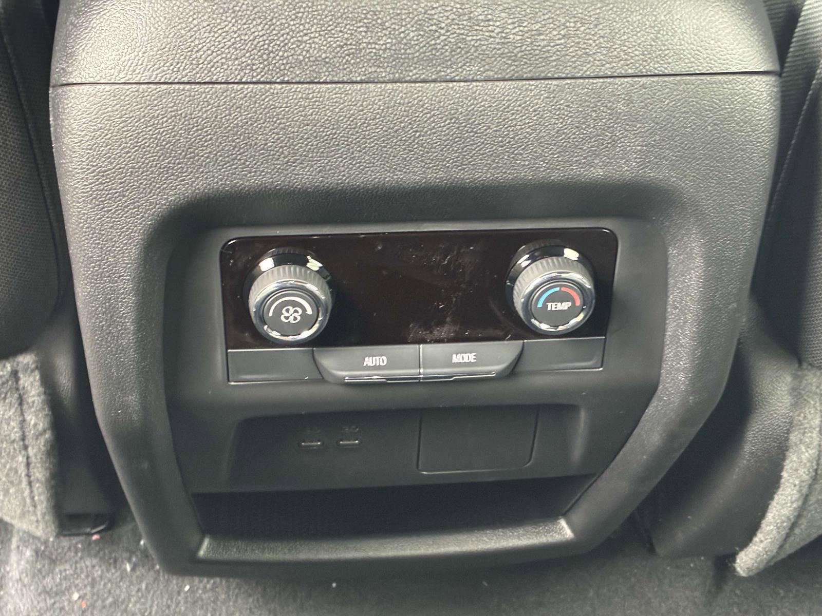 2025 Chevrolet Traverse Vehicle Photo in LOS ANGELES, CA 90007-3794