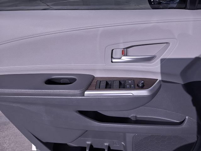2022 Toyota Sienna Vehicle Photo in NEDERLAND, TX 77627-8017