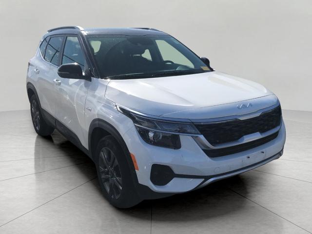 2022 Kia Seltos Vehicle Photo in GREEN BAY, WI 54303-3330