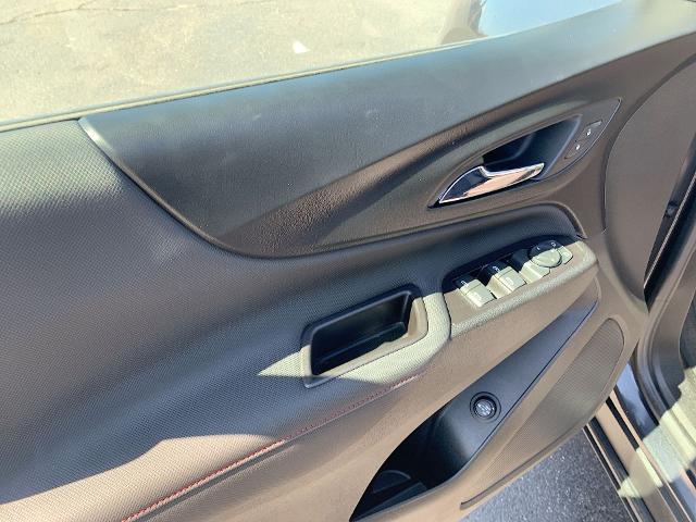 2022 Chevrolet Equinox Vehicle Photo in MOON TOWNSHIP, PA 15108-2571