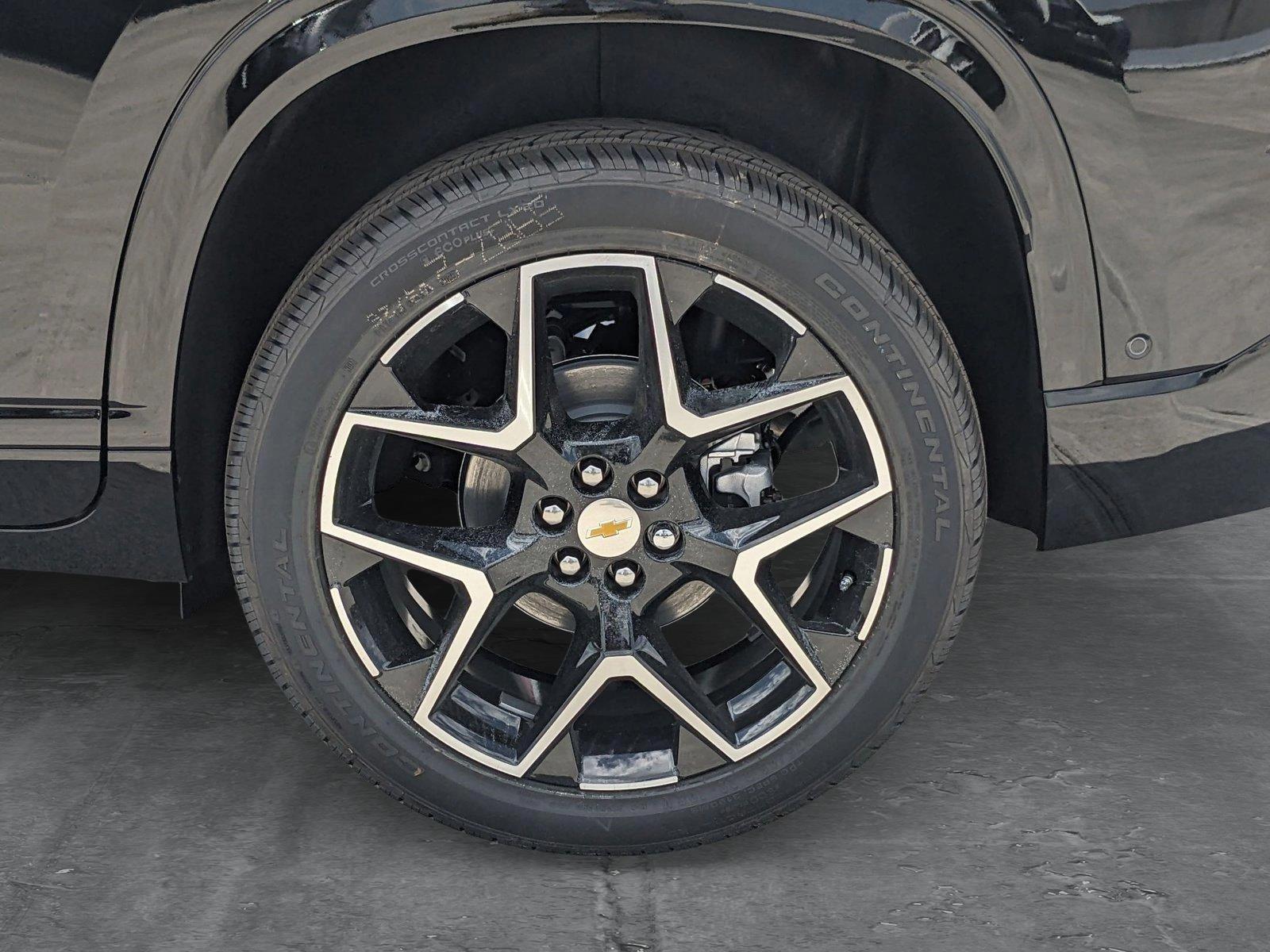 2025 Chevrolet Traverse Vehicle Photo in MIAMI, FL 33172-3015