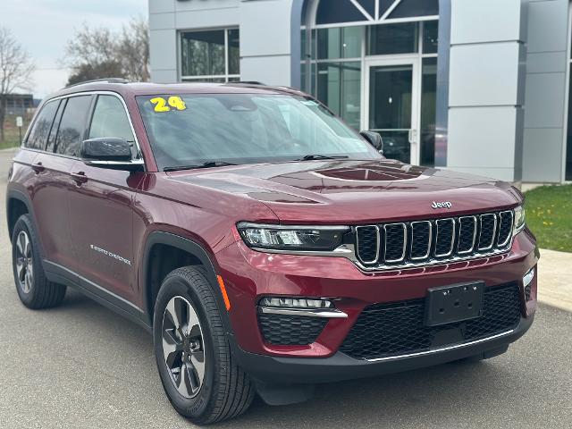 Used 2023 Jeep Compass Trailhawk 4x4 in Red for sale in Used 2023 Jeep Compass Trailhawk 4x4 in Red for sale in