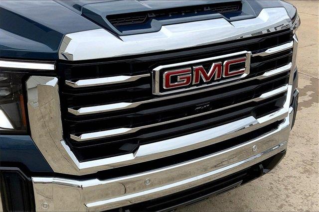 2024 GMC Sierra 3500 HD Vehicle Photo in TOPEKA, KS 66609-0000
