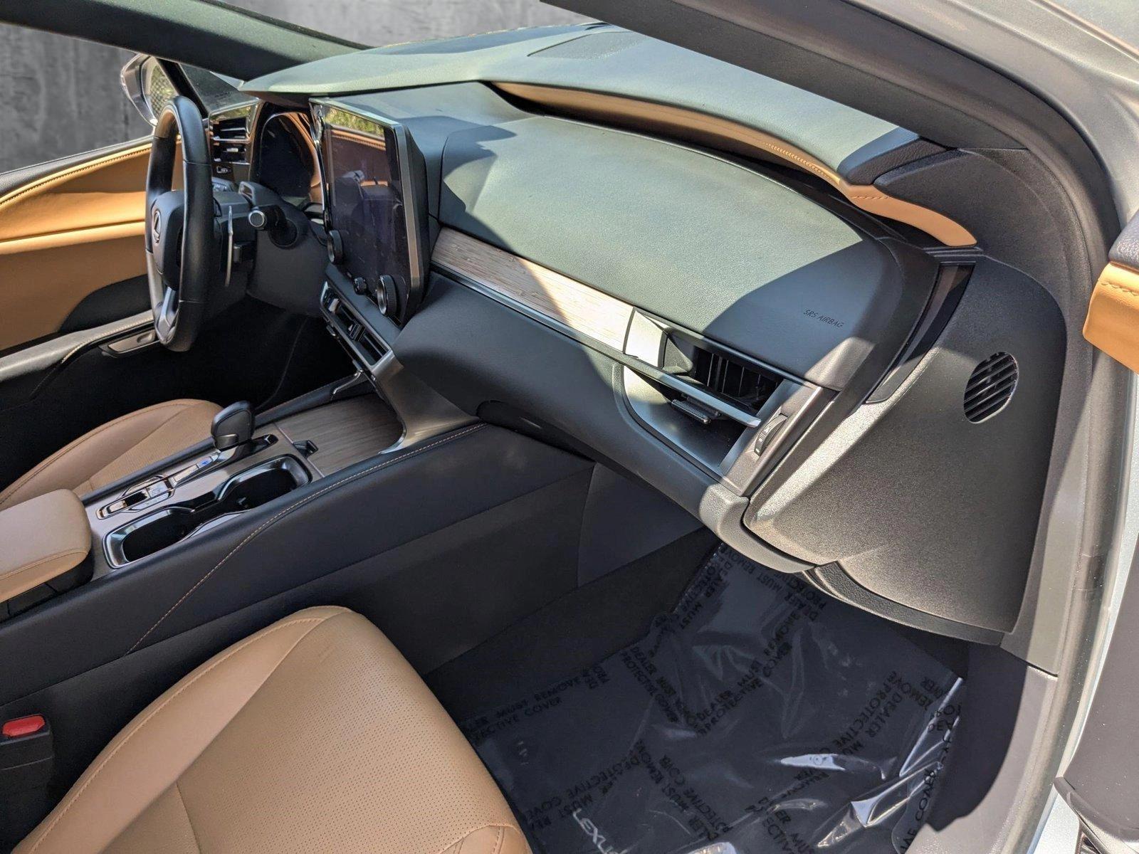 2024 Lexus RX 350 Vehicle Photo in Tampa, FL 33614