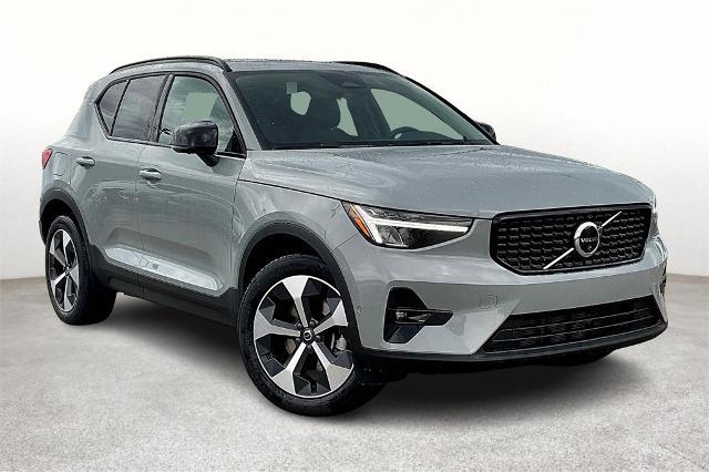 2025 Volvo XC40 Vehicle Photo in Grapevine, TX 76051