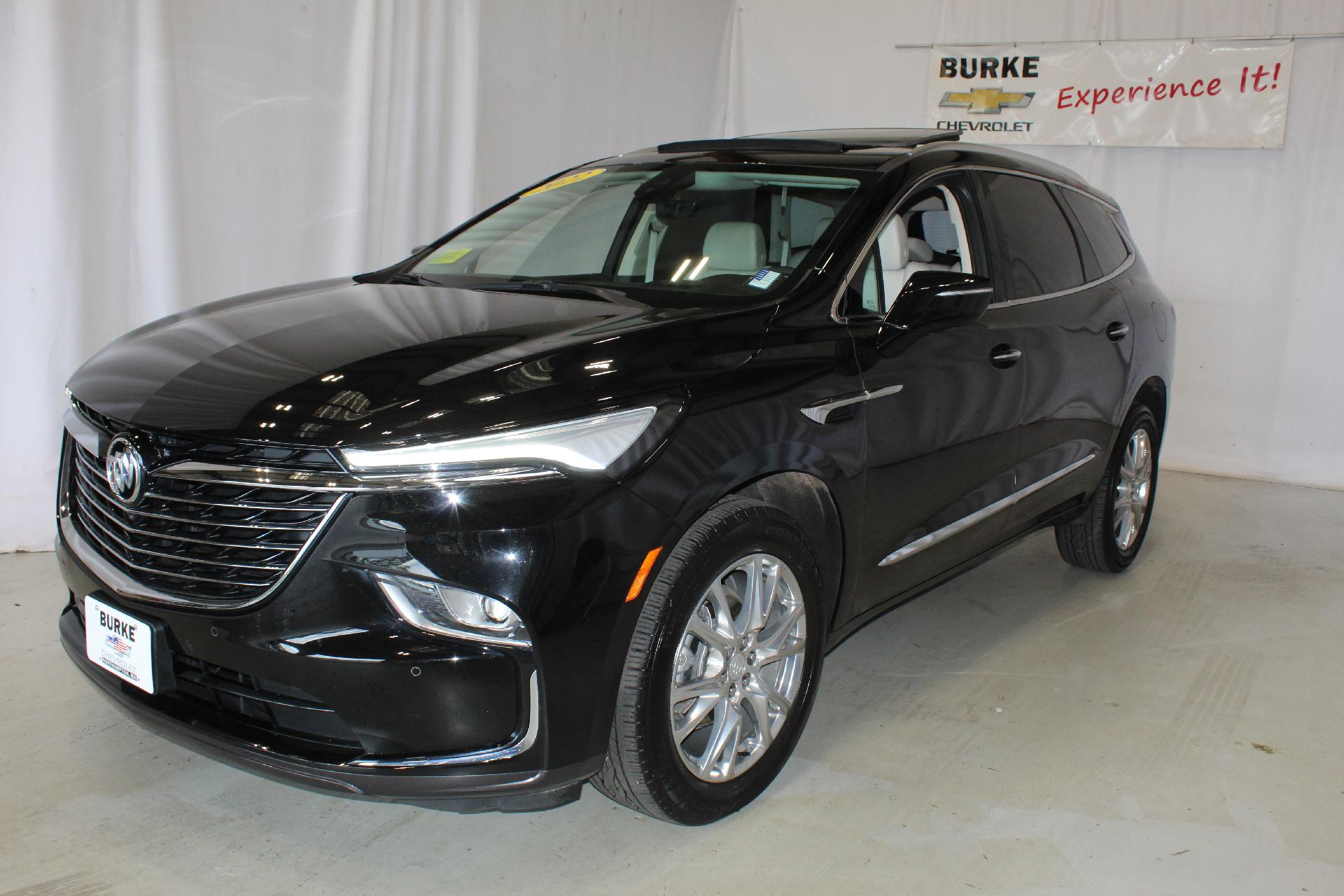 2022 Buick Enclave Vehicle Photo in NORTHAMPTON, MA 01060-1120