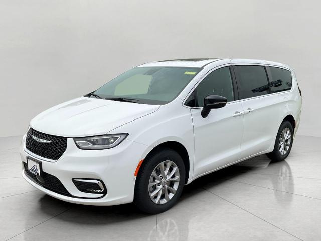 2025 Chrysler Pacifica Vehicle Photo in Kaukauna, WI 54130