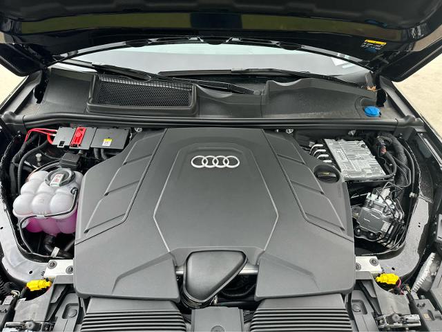 2025 Audi Q7 Vehicle Photo in HOUSTON, TX 77090