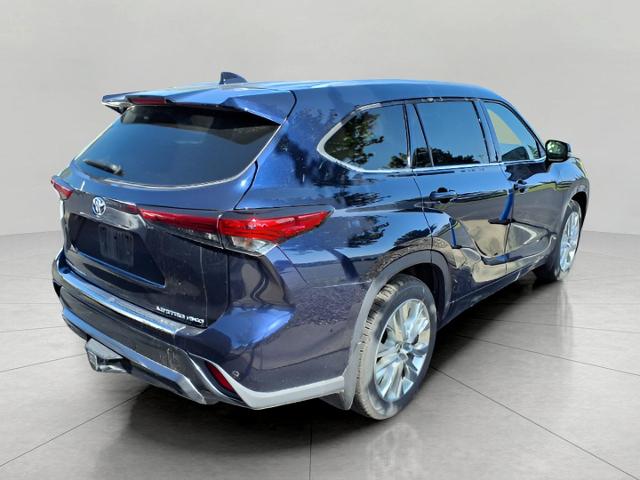 2022 Toyota Highlander Vehicle Photo in Oshkosh, WI 54904