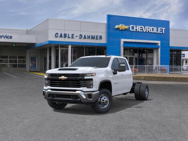 2025 Chevrolet Silverado 3500 HD Chassis Cab Vehicle Photo in INDEPENDENCE, MO 64055-1314