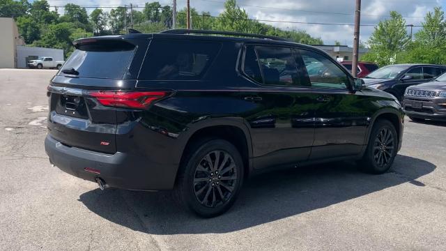 2022 Chevrolet Traverse Vehicle Photo in MOON TOWNSHIP, PA 15108-2571