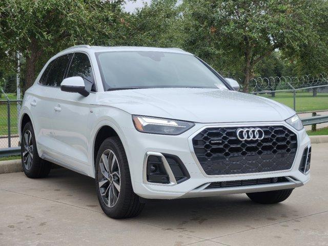 2024 Audi Q5 Vehicle Photo in HOUSTON, TX 77090