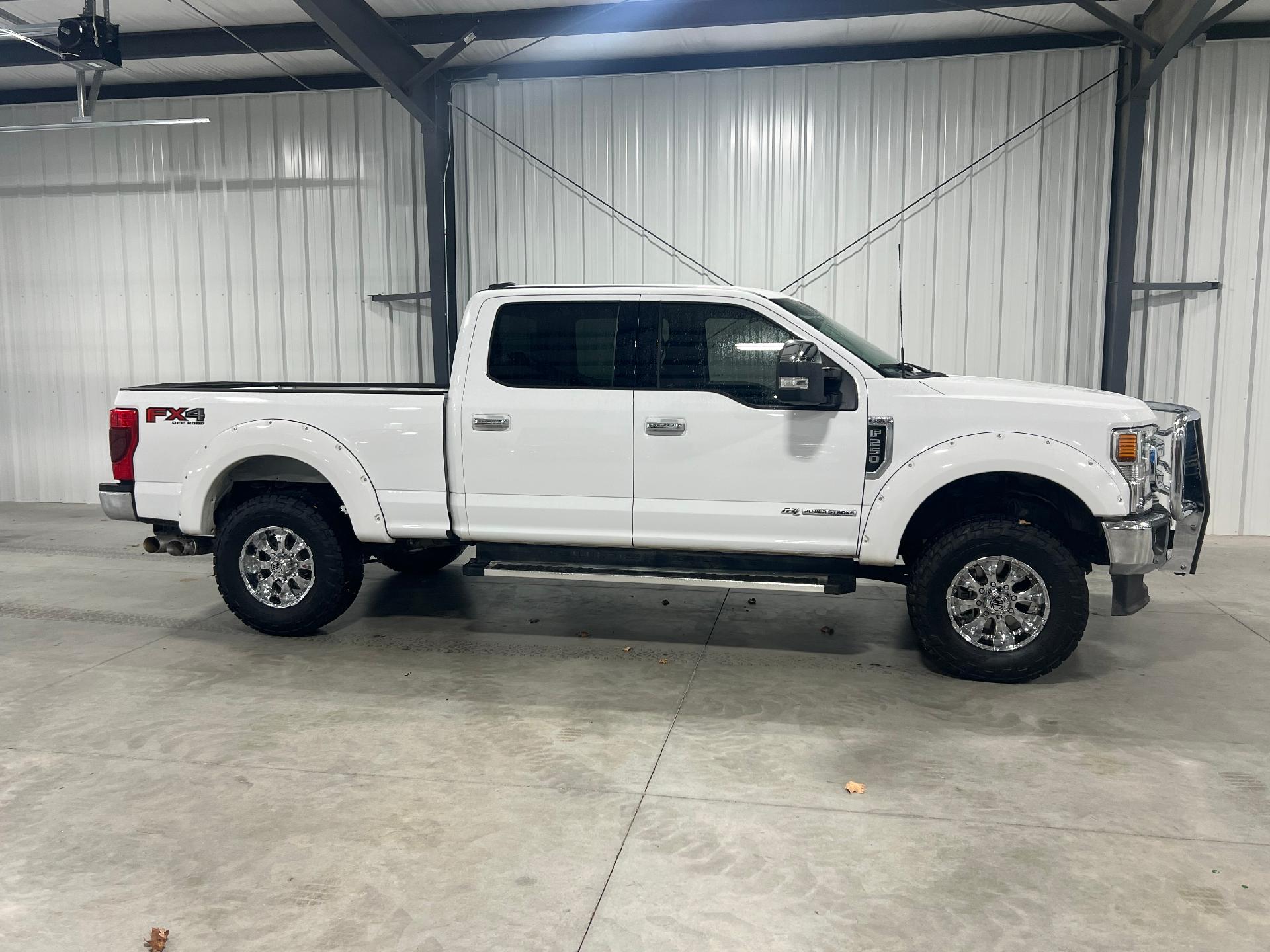 Used 2022 Ford F-250 Super Duty XLT with VIN 1FT8W2BT8NEG25163 for sale in Kansas City