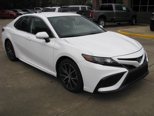 Used 2022 Toyota Camry SE with VIN 4T1G11AK9NU676427 for sale in Winnsboro, LA