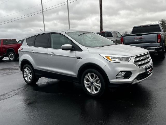 Used 2017 Ford Escape SE with VIN 1FMCU9G91HUC01335 for sale in Troy, MO