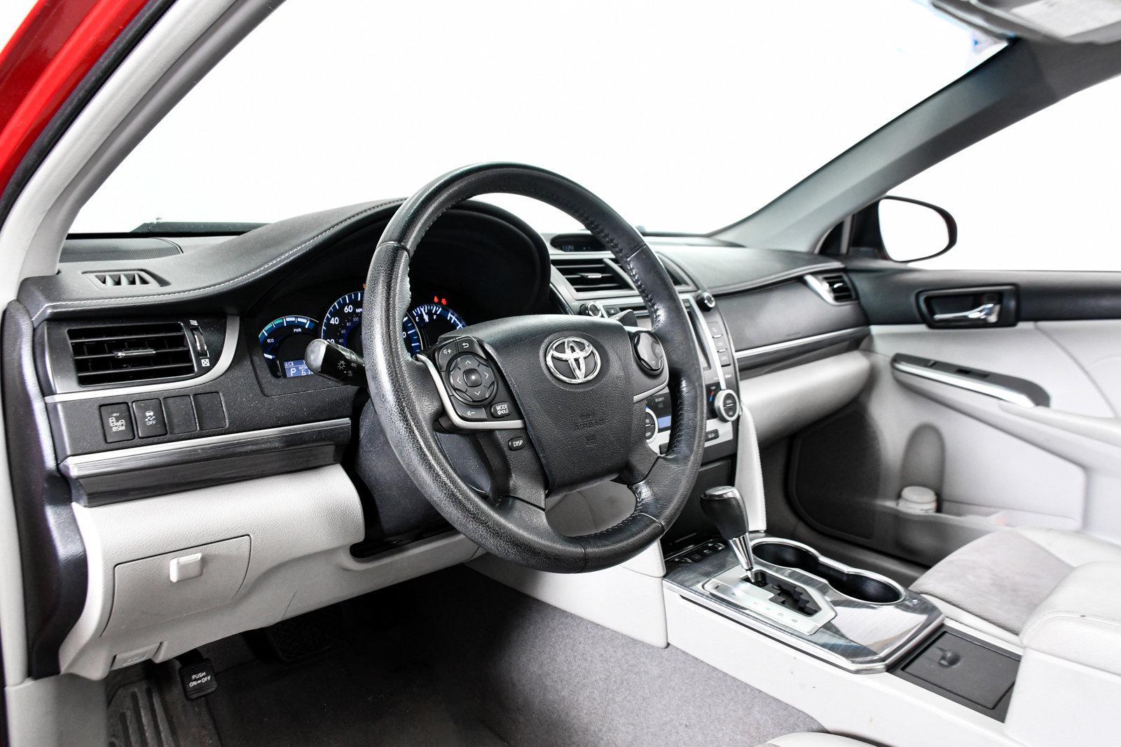 2013 Toyota Camry Hybrid Vehicle Photo in DALLAS, TX 75235