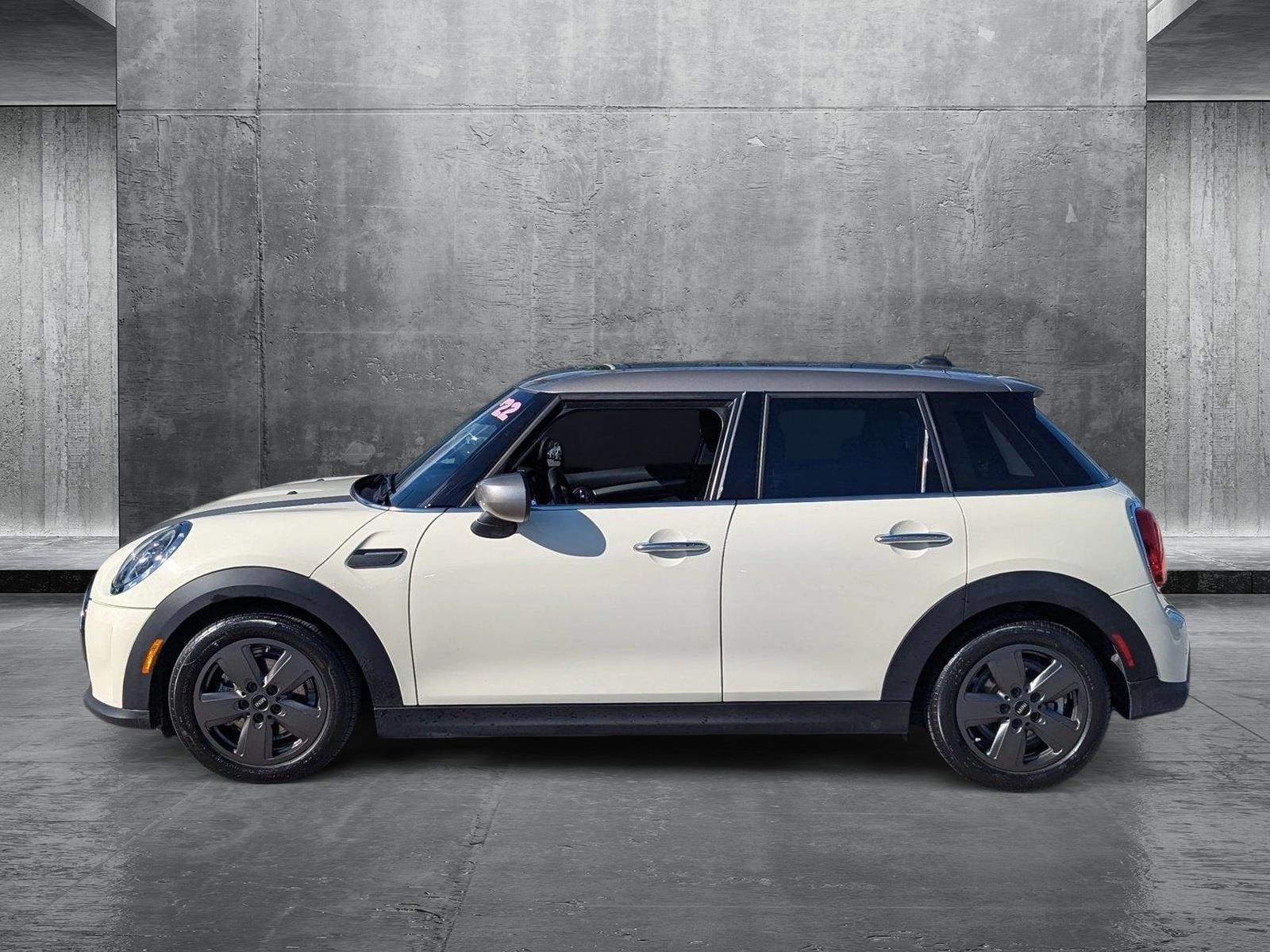 2022 MINI Cooper Hardtop 4 Door Vehicle Photo in Delray Beach, FL 33444