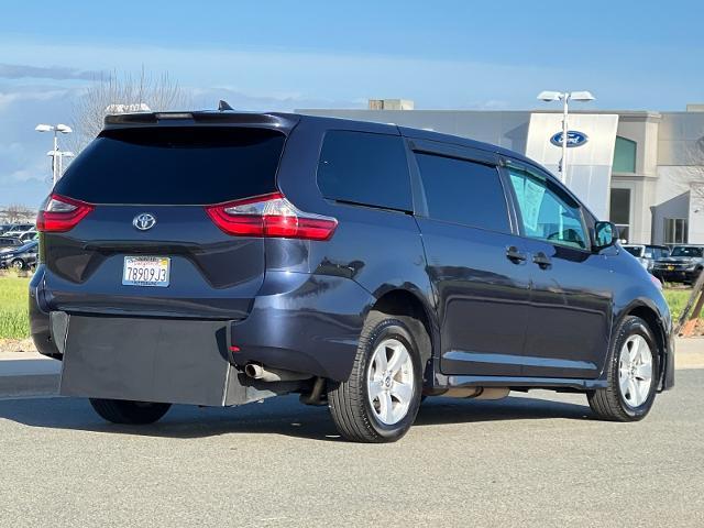 2020 Toyota Sienna Vehicle Photo in PITTSBURG, CA 94565-7121