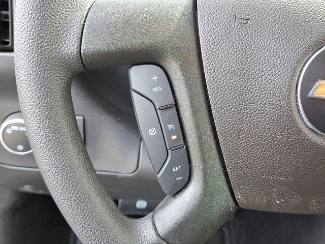 2024 Chevrolet Express Cutaway 3500 Vehicle Photo in DANBURY, CT 06810-5034