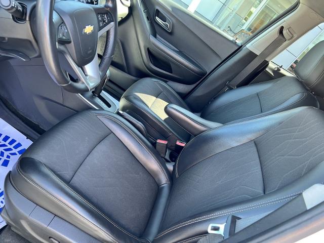 2020 Chevrolet Trax Vehicle Photo in MASSENA, NY 13662-2255