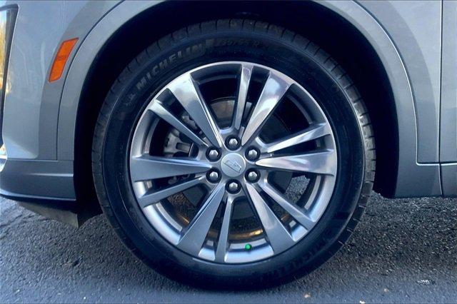 2024 Cadillac XT6 Vehicle Photo in INDEPENDENCE, MO 64055-1314