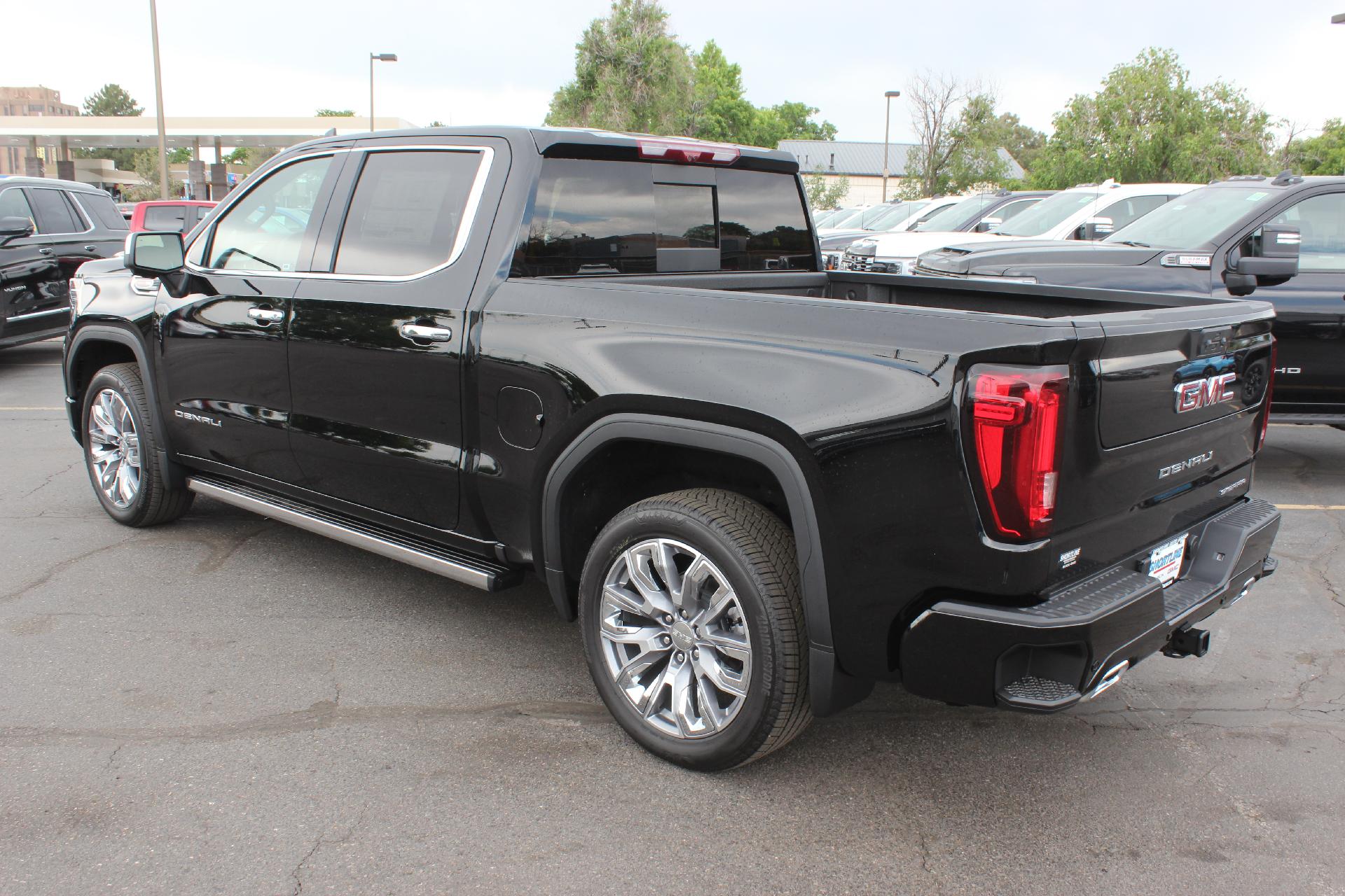 2025 GMC Sierra 1500 Vehicle Photo in AURORA, CO 80012-4011