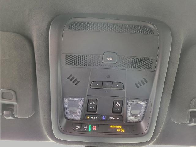 2024 Cadillac XT6 Vehicle Photo in GREEN BAY, WI 54303-3330