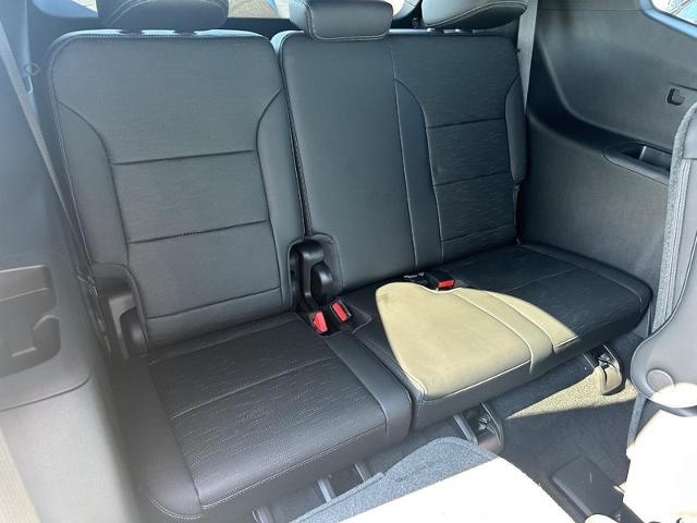 2025 Buick Enclave Vehicle Photo in COLUMBIA, MO 65203-3903