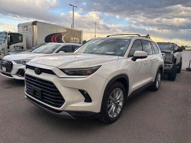 2024 Toyota Grand Highlander Vehicle Photo in ENGLEWOOD, CO 80113-6708