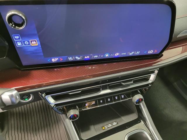 2024 Chevrolet Traverse Vehicle Photo in NEENAH, WI 54956-2243