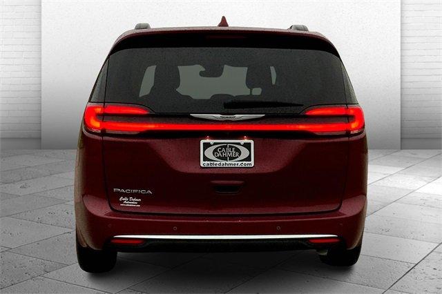 2021 Chrysler Pacifica Vehicle Photo in TOPEKA, KS 66609-0000