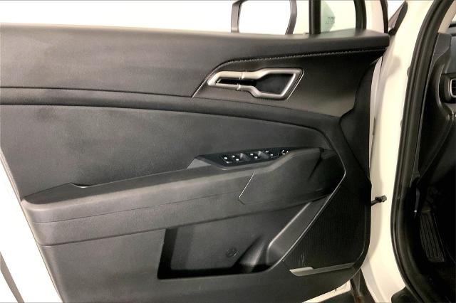 2024 Kia Sportage Vehicle Photo in Lees Summit, MO 64086