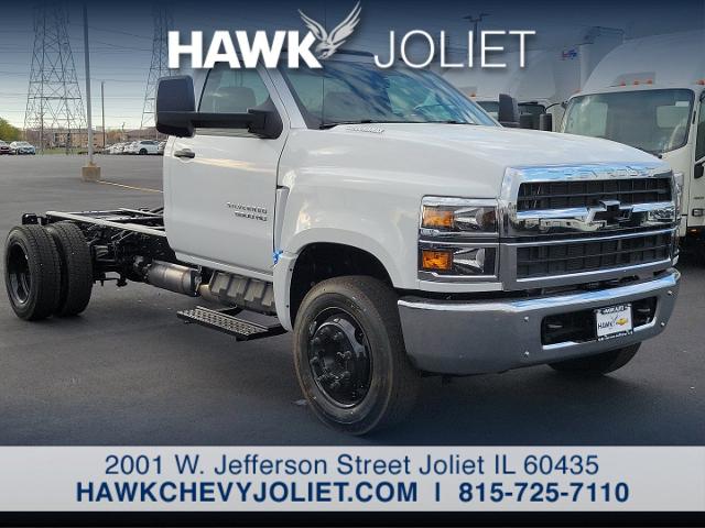 2024 Chevrolet Silverado Chassis Cab Vehicle Photo in JOLIET, IL 60435-8135