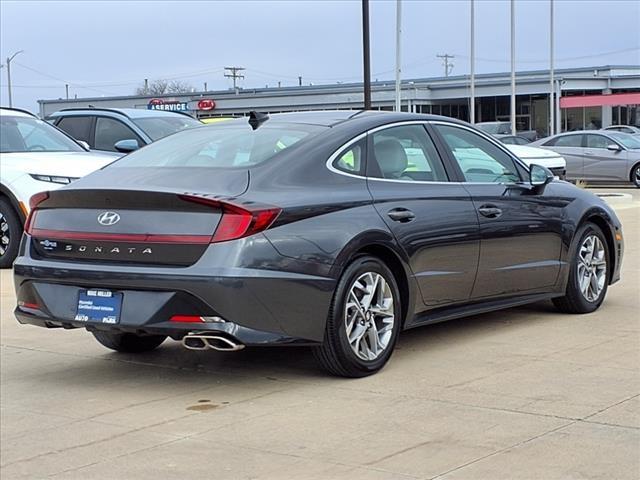 2021 Hyundai SONATA Vehicle Photo in Peoria, IL 61615