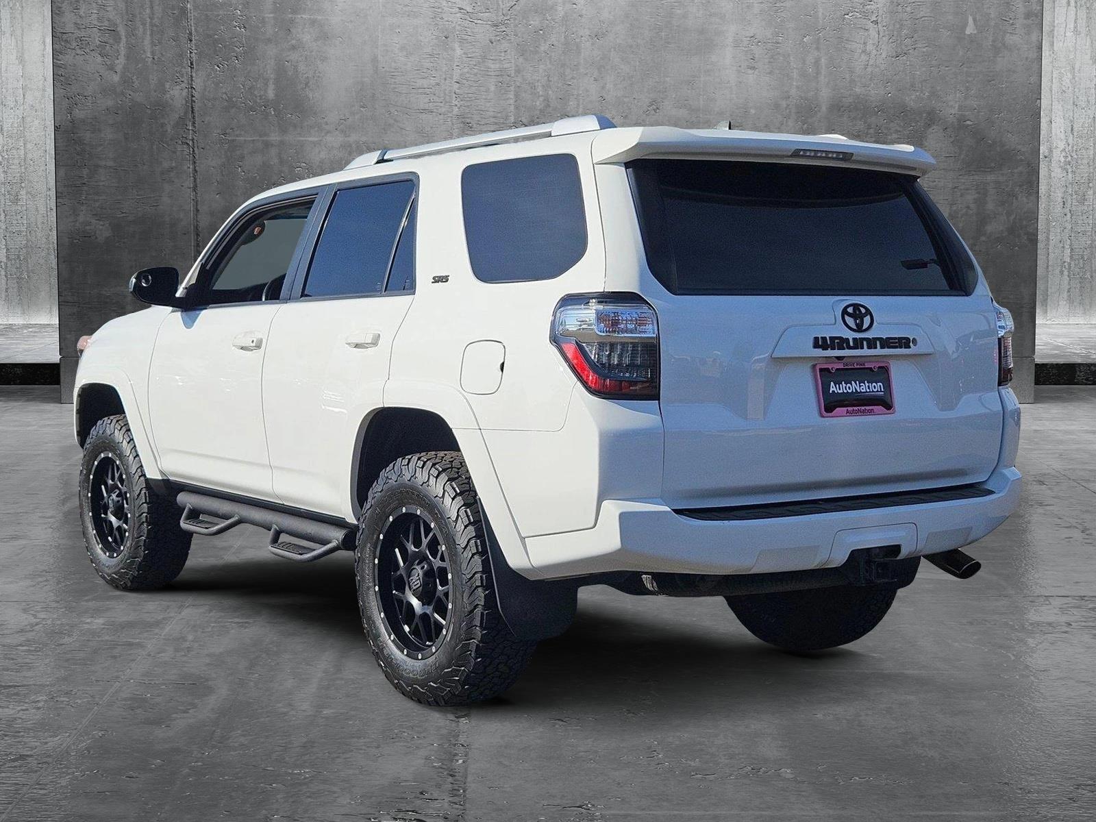 2018 Toyota 4RUN Vehicle Photo in PEORIA, AZ 85382-3715