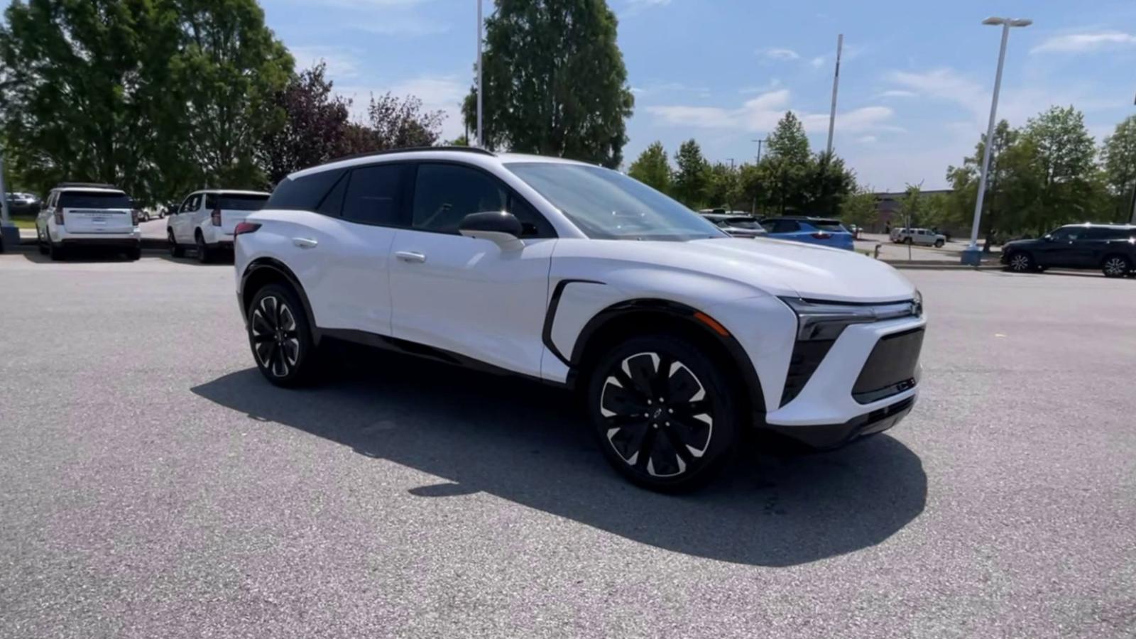 2024 Chevrolet Blazer EV Vehicle Photo in BENTONVILLE, AR 72712-4322