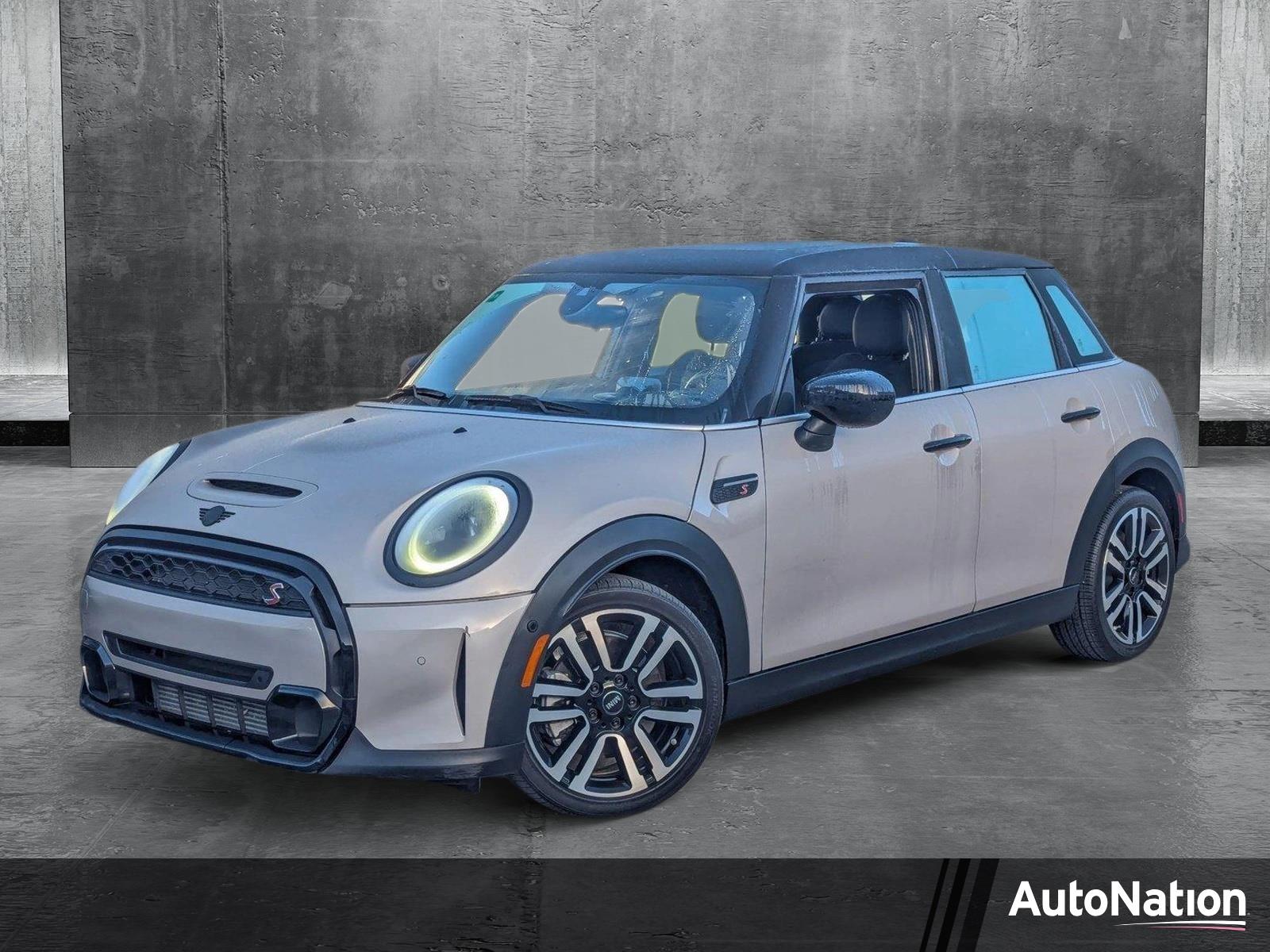 2023 MINI Cooper S Hardtop 4 Door Vehicle Photo in Pembroke Pines , FL 33027